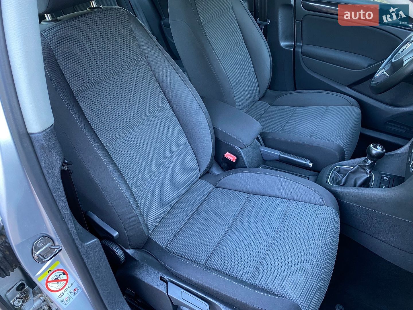 Volkswagen Golf 2010 VIN WVWZZZ1KZAW359162 фото оголошення 32 з 39