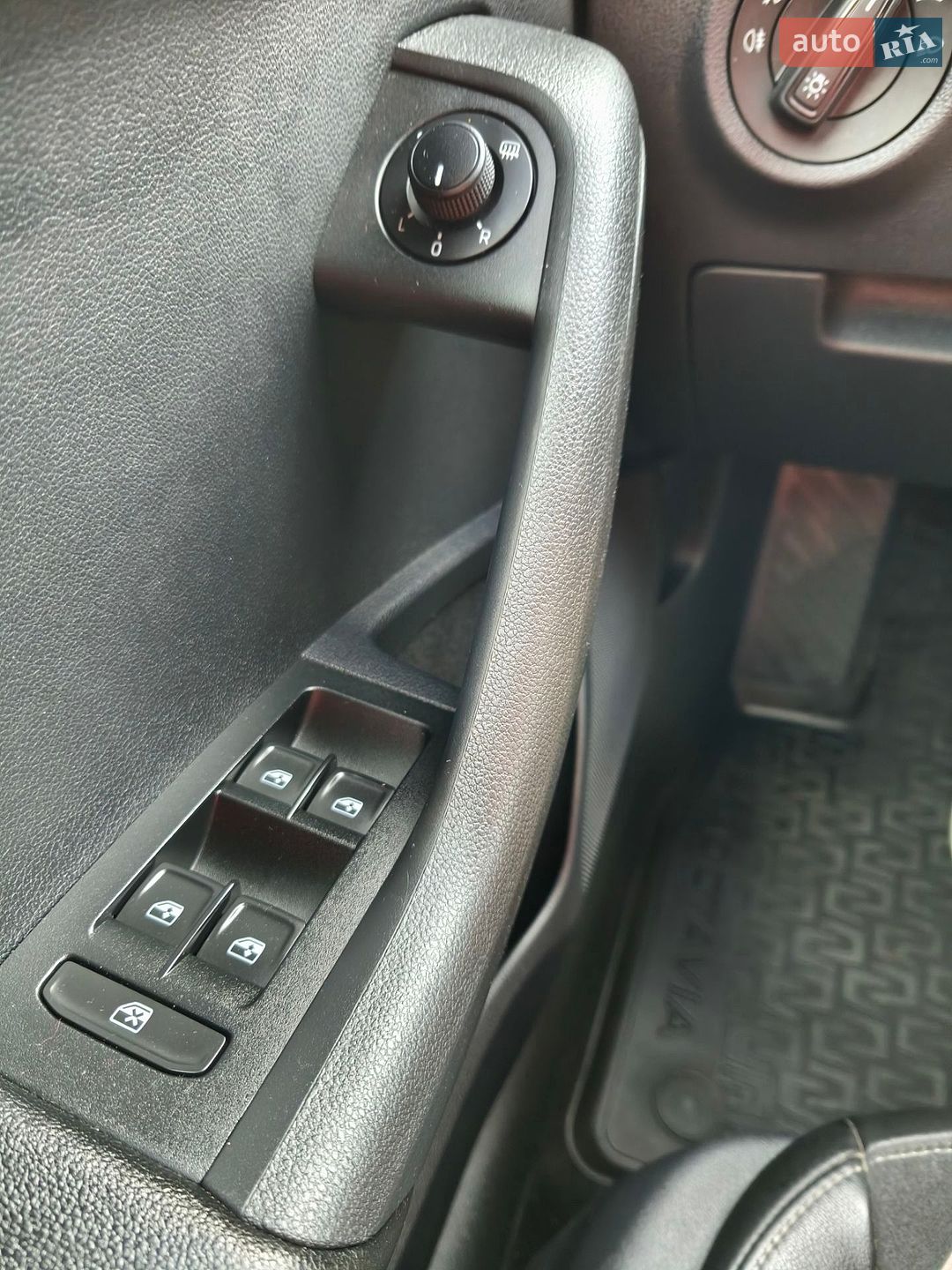 Skoda Octavia Scout 2019 VIN TMBLJ9NE3K0189510 фото оголошення 40 з 93