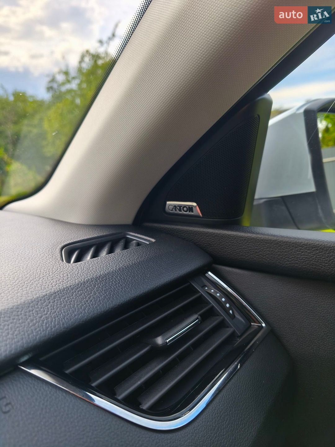 Skoda Octavia Scout 2019 VIN TMBLJ9NE3K0189510 фото оголошення 48 з 93