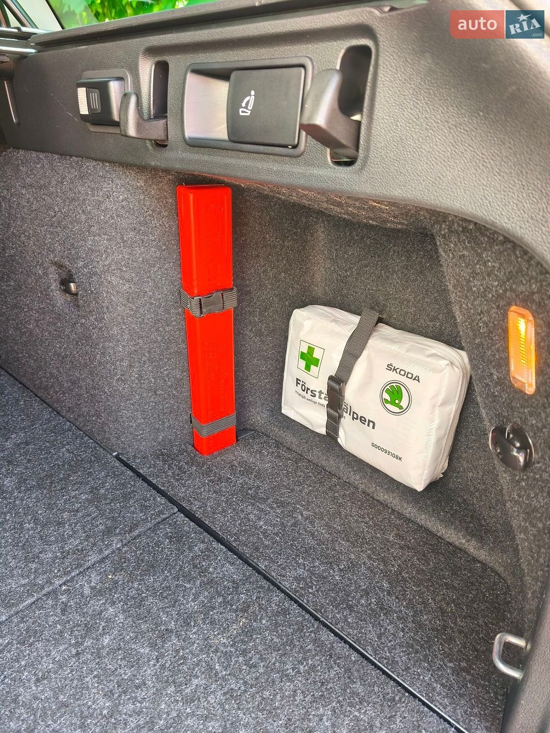 Skoda Octavia Scout 2019 VIN TMBLJ9NE3K0189510 фото оголошення 87 з 93