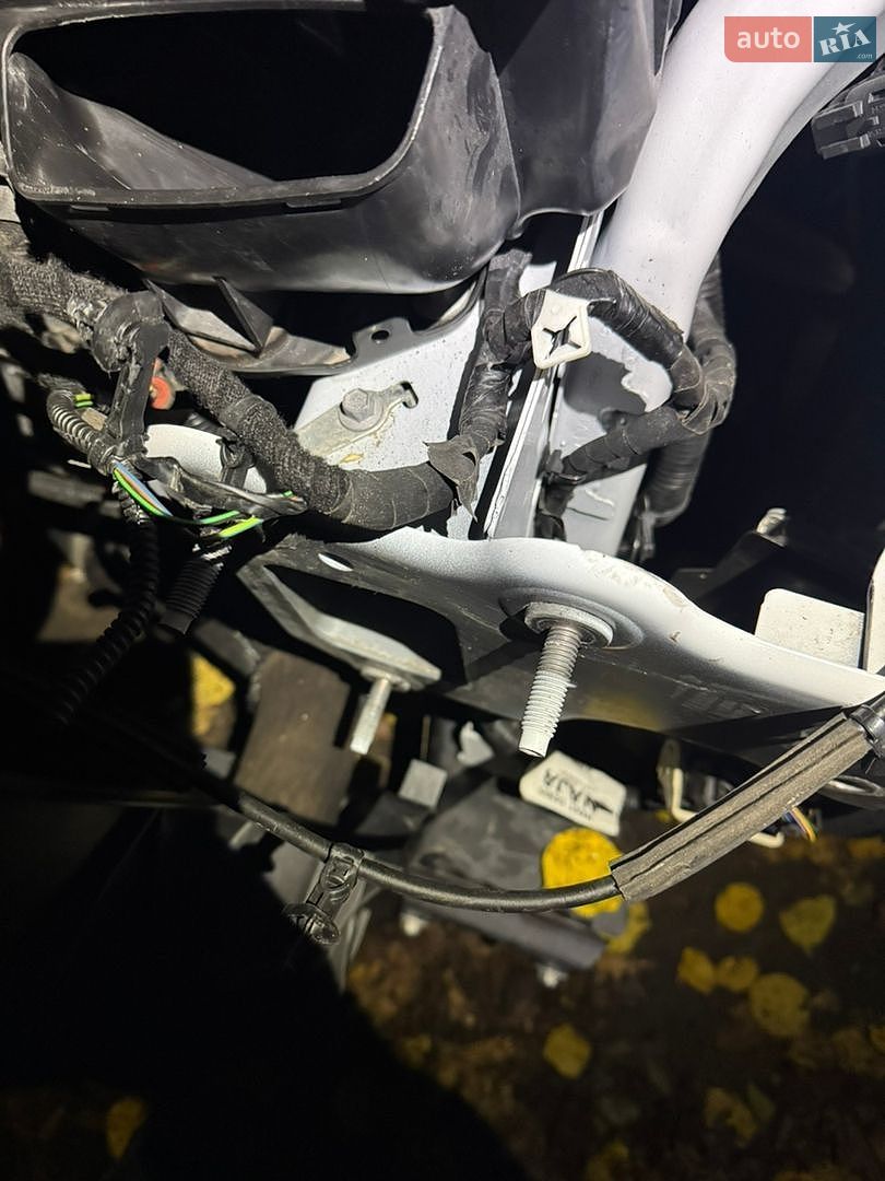 Ford Escape 2022 VIN 1FMCU9G62NUB16392 фото оголошення 21 з 28
