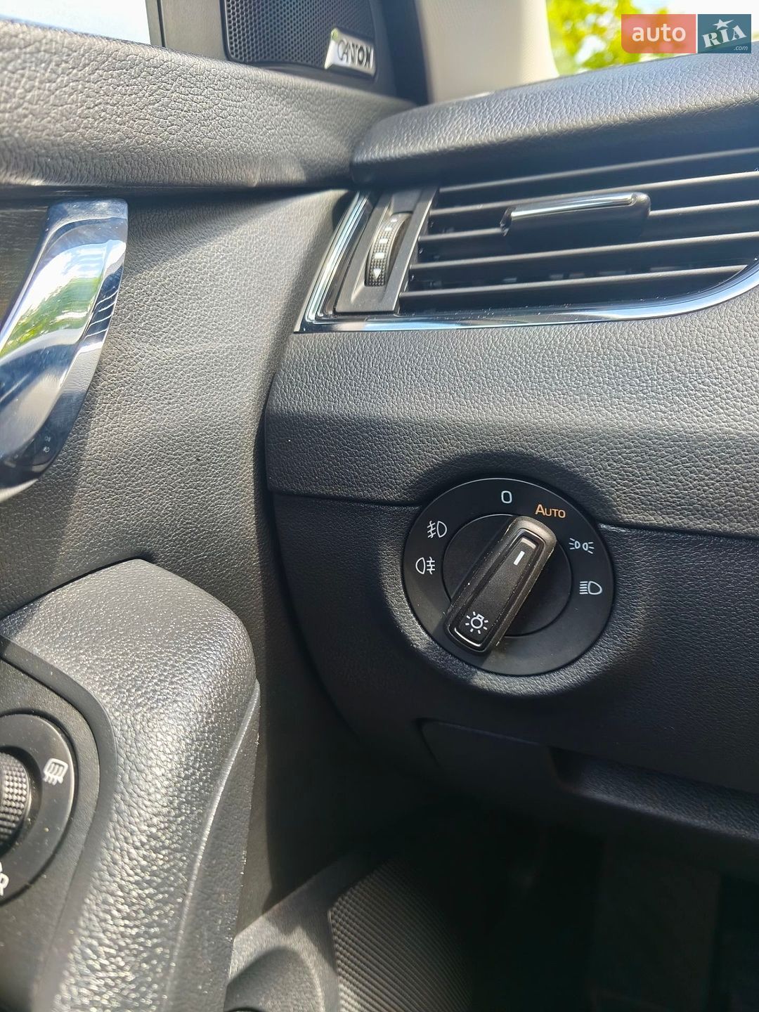 Skoda Octavia Scout 2019 VIN TMBLJ9NE3K0189510 фото оголошення 41 з 93