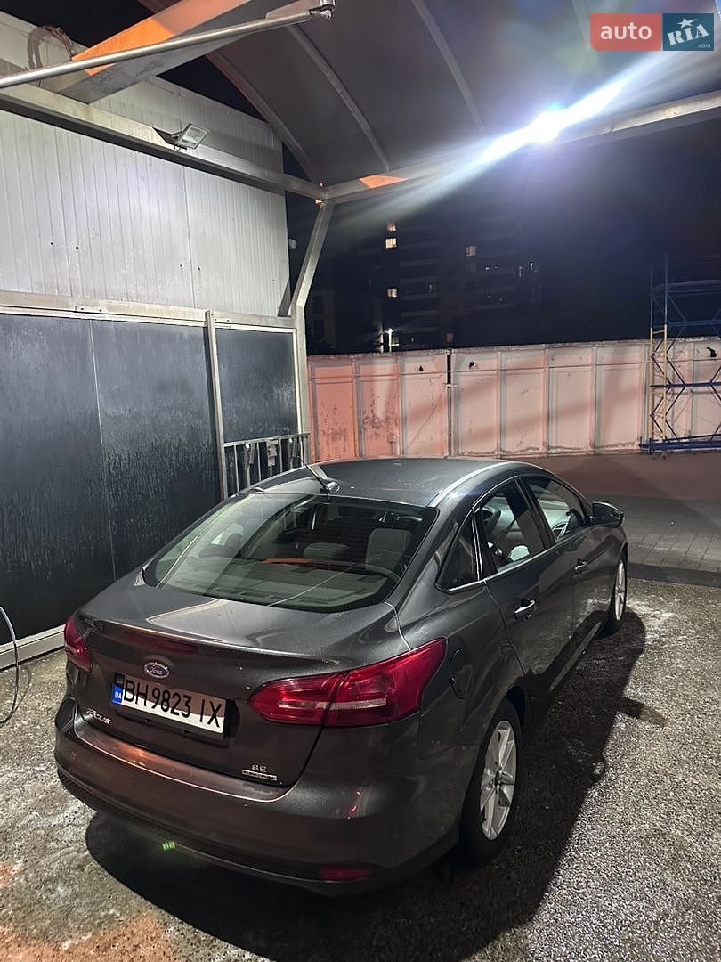 Ford Focus 2016 VIN 1FADP3F28GL389833 фото оголошення 6 з 9
