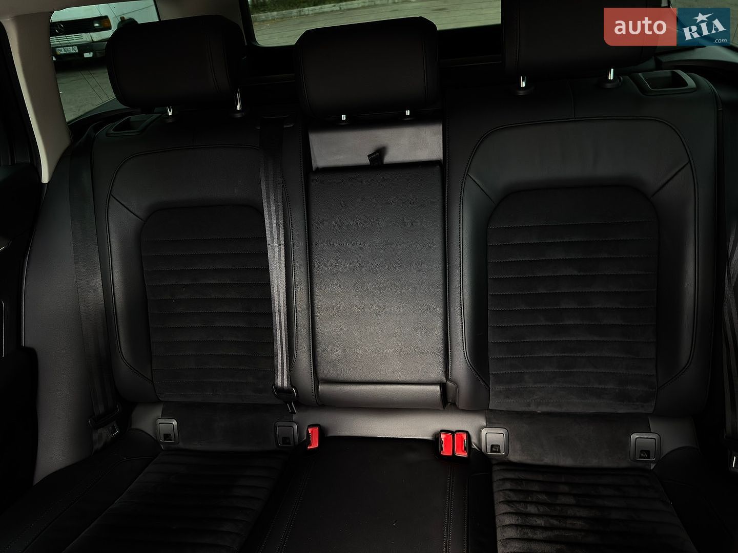 Volkswagen Passat 2019 VIN WVWZZZ3CZKE072742 фото оголошення 26 з 72
