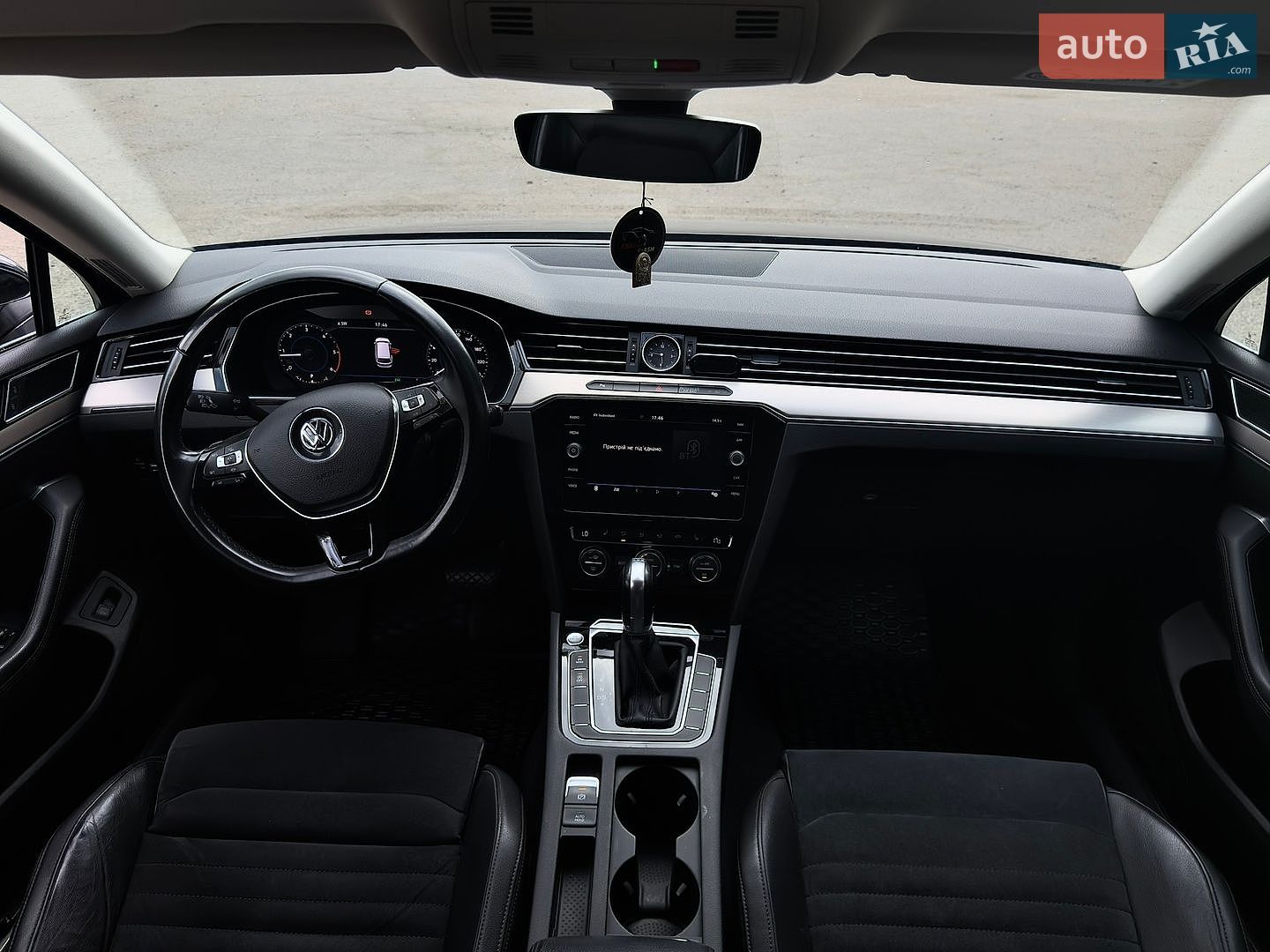 Volkswagen Passat 2019 VIN WVWZZZ3CZKE072742 фото оголошення 18 з 72