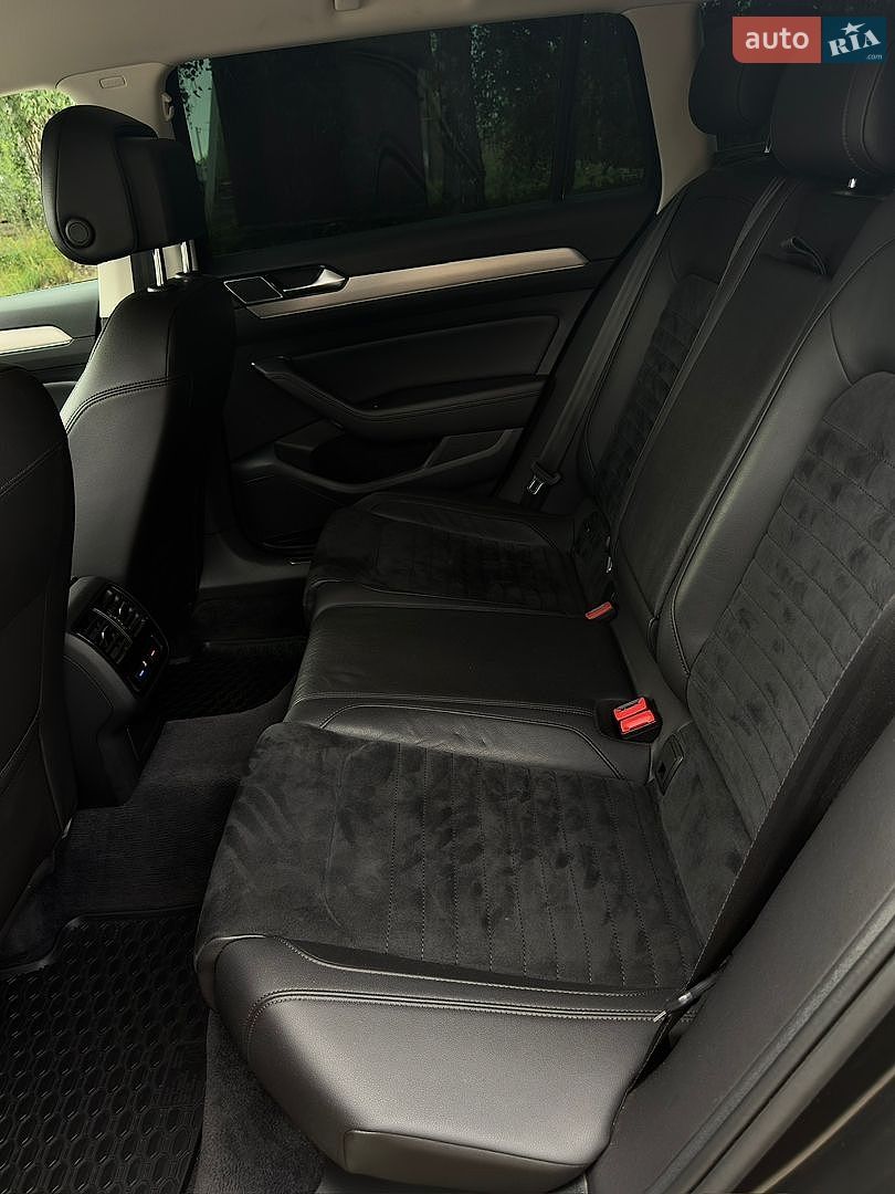 Volkswagen Passat 2019 VIN WVWZZZ3CZKE072742 фото оголошення 25 з 72