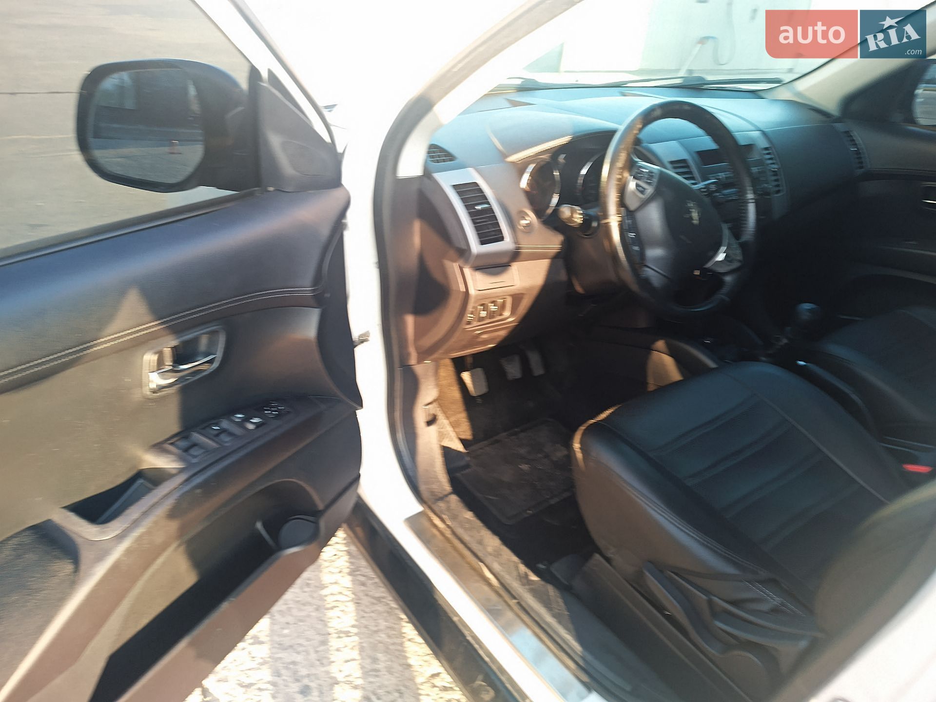 Peugeot 4007 2012 VIN VF3VV4HK8CU803434 фото оголошення 16 з 38