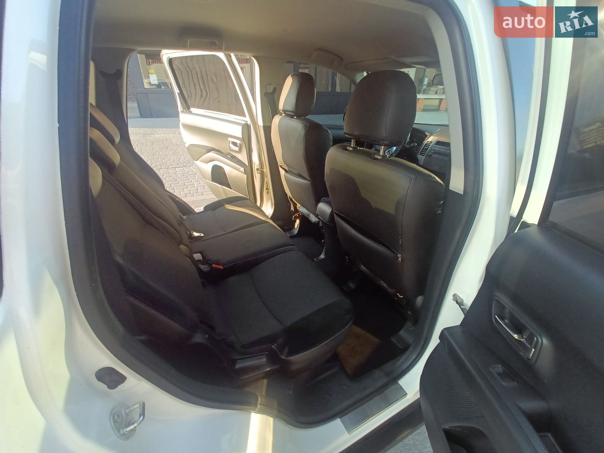 Peugeot 4007 2012 VIN VF3VV4HK8CU803434 фото оголошення 23 з 38