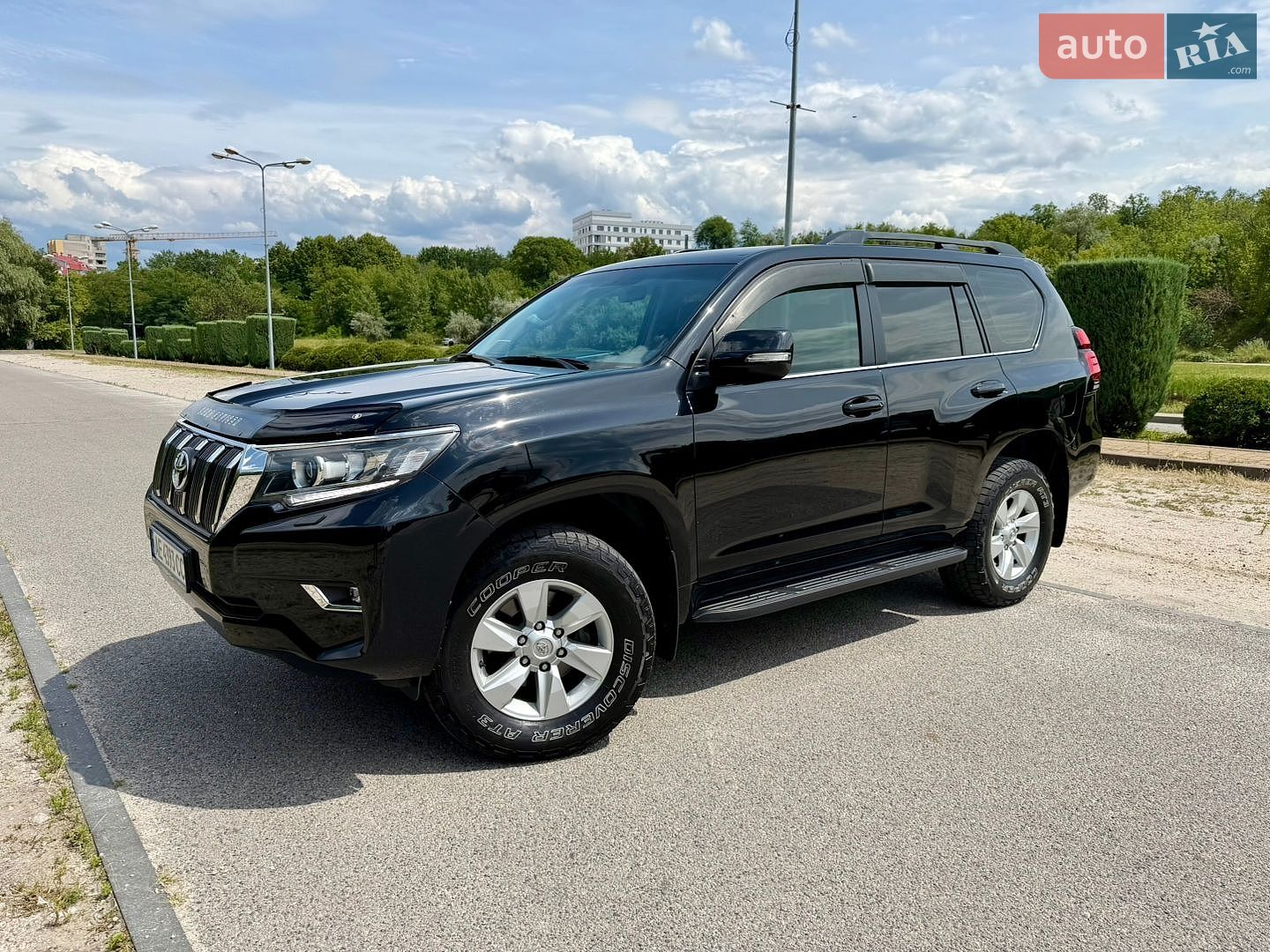 Toyota Land Cruiser Prado 2019 VIN JTEBU3FJ90K171473 фото оголошення 5 з 44