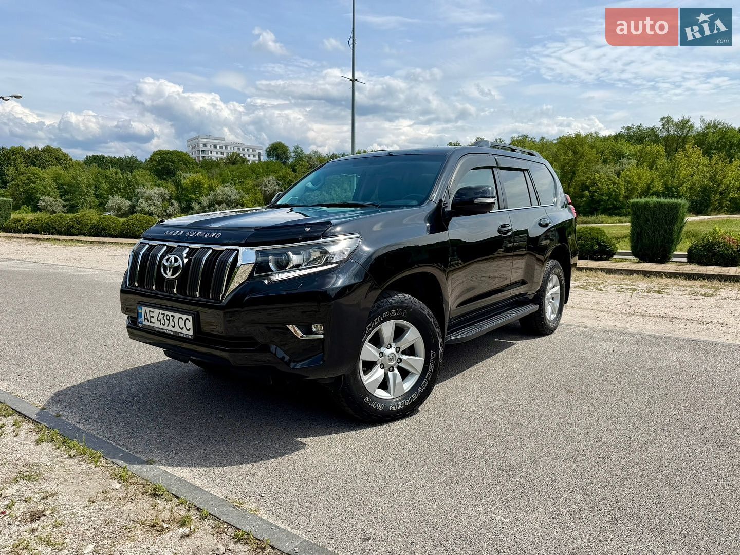 Toyota Land Cruiser Prado 2019 VIN JTEBU3FJ90K171473 фото оголошення 2 з 44