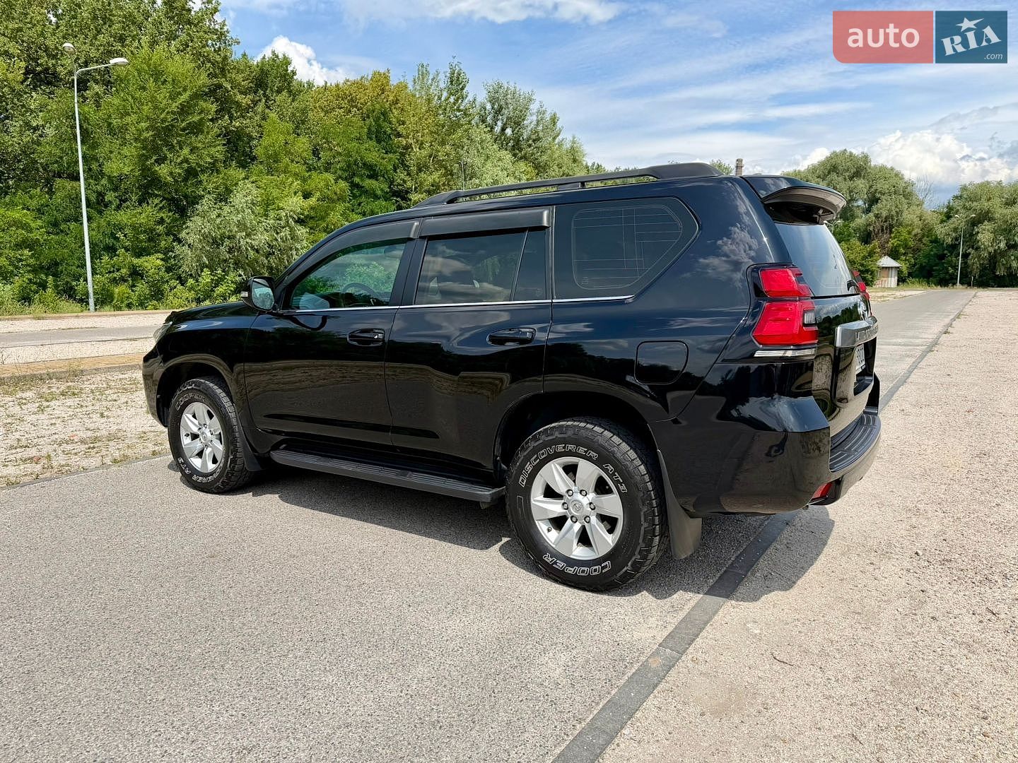 Toyota Land Cruiser Prado 2019 VIN JTEBU3FJ90K171473 фото оголошення 10 з 44