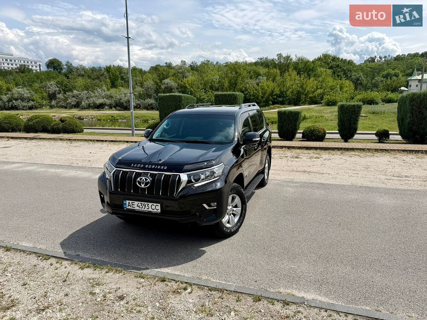 Toyota Land Cruiser Prado 2019 VIN JTEBU3FJ90K171473 фото оголошення 4 з 44