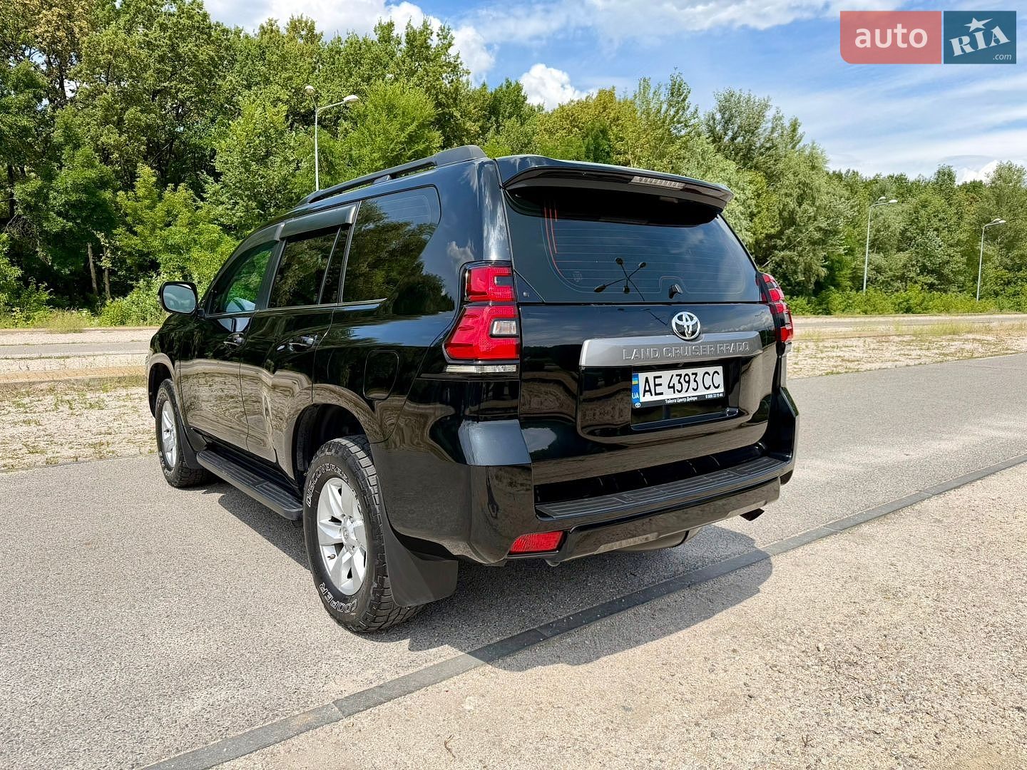 Toyota Land Cruiser Prado 2019 VIN JTEBU3FJ90K171473 фото оголошення 11 з 44