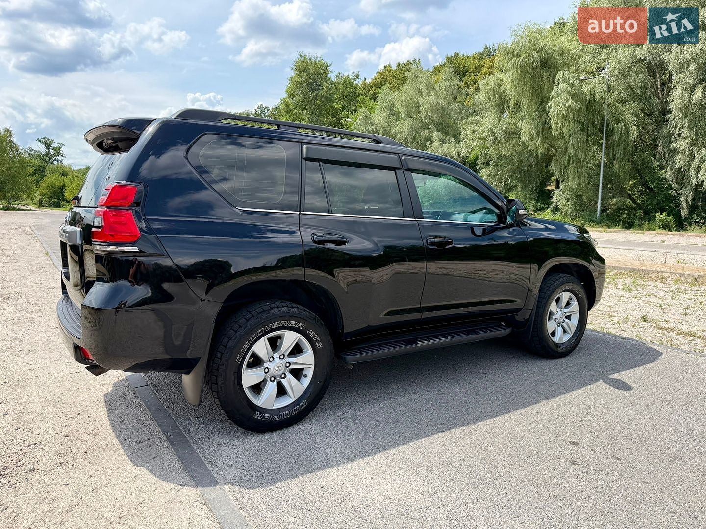 Toyota Land Cruiser Prado 2019 VIN JTEBU3FJ90K171473 фото оголошення 14 з 44