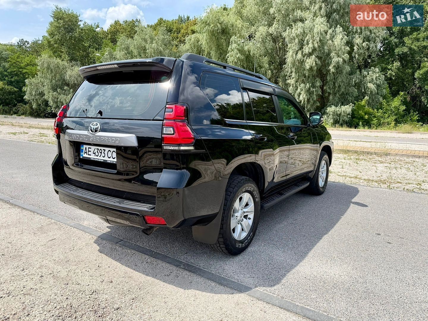 Toyota Land Cruiser Prado 2019 VIN JTEBU3FJ90K171473 фото оголошення 13 з 44