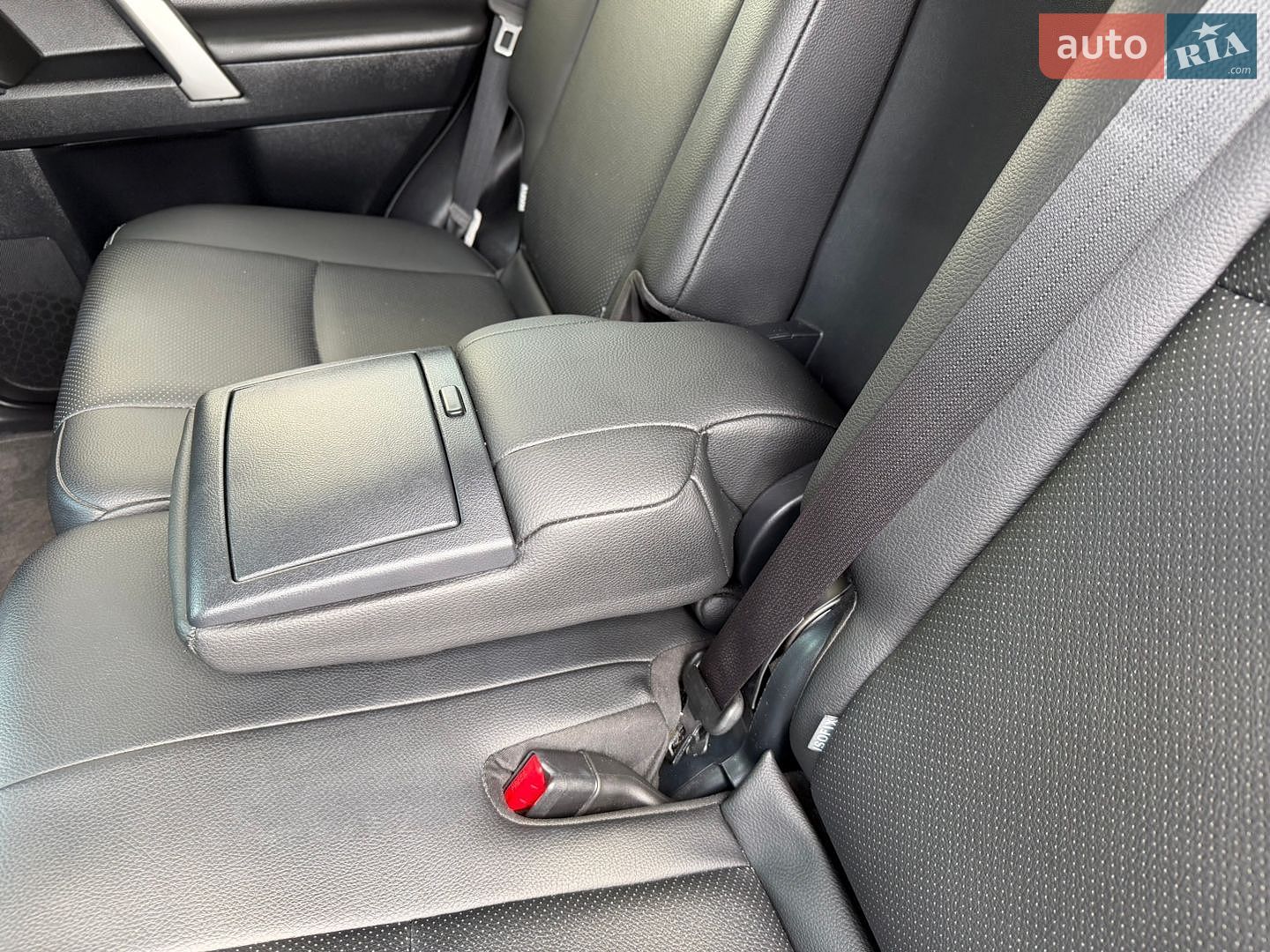 Toyota Land Cruiser Prado 2019 VIN JTEBU3FJ90K171473 фото оголошення 35 з 44