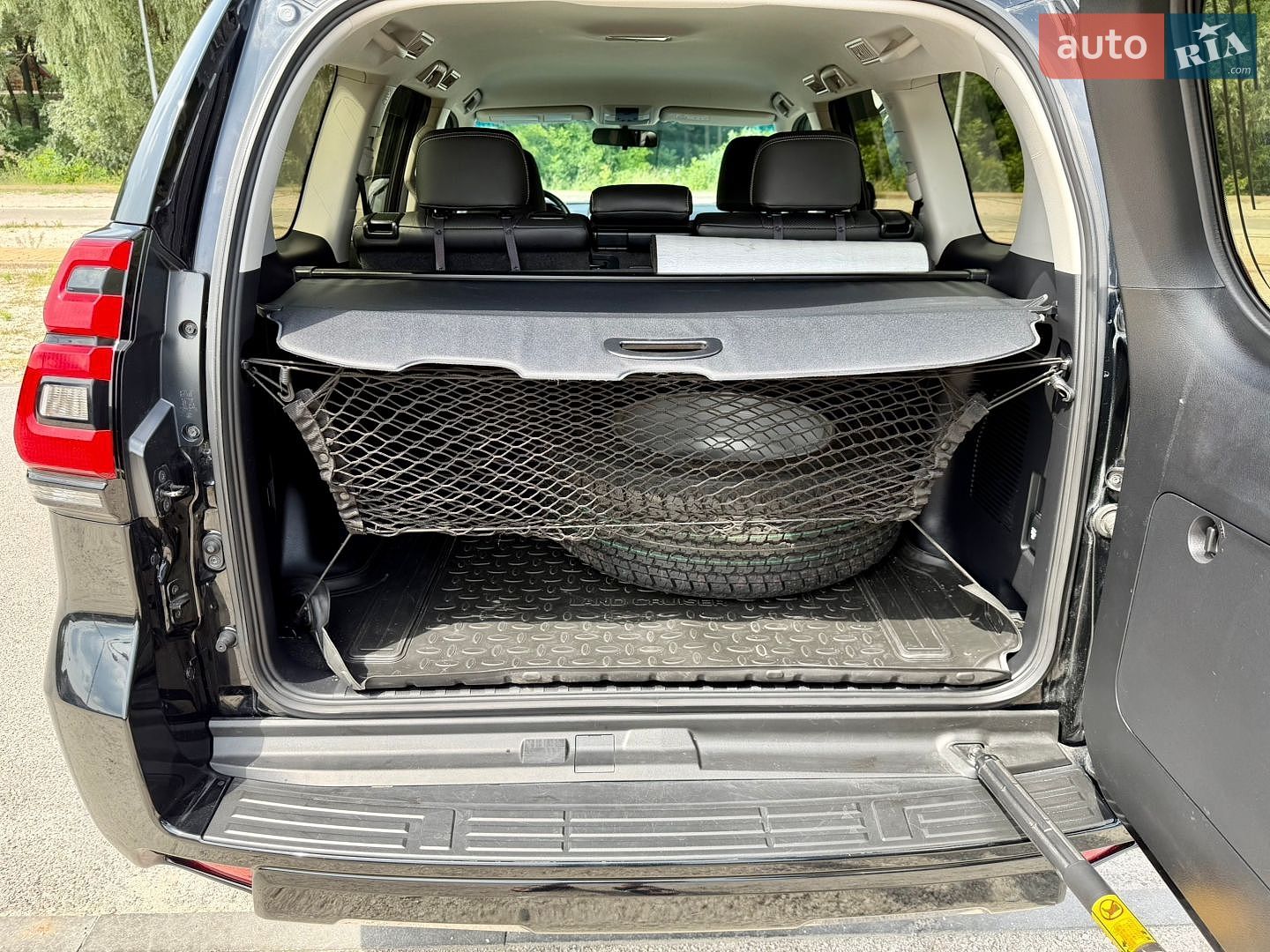 Toyota Land Cruiser Prado 2019 VIN JTEBU3FJ90K171473 фото оголошення 36 з 46