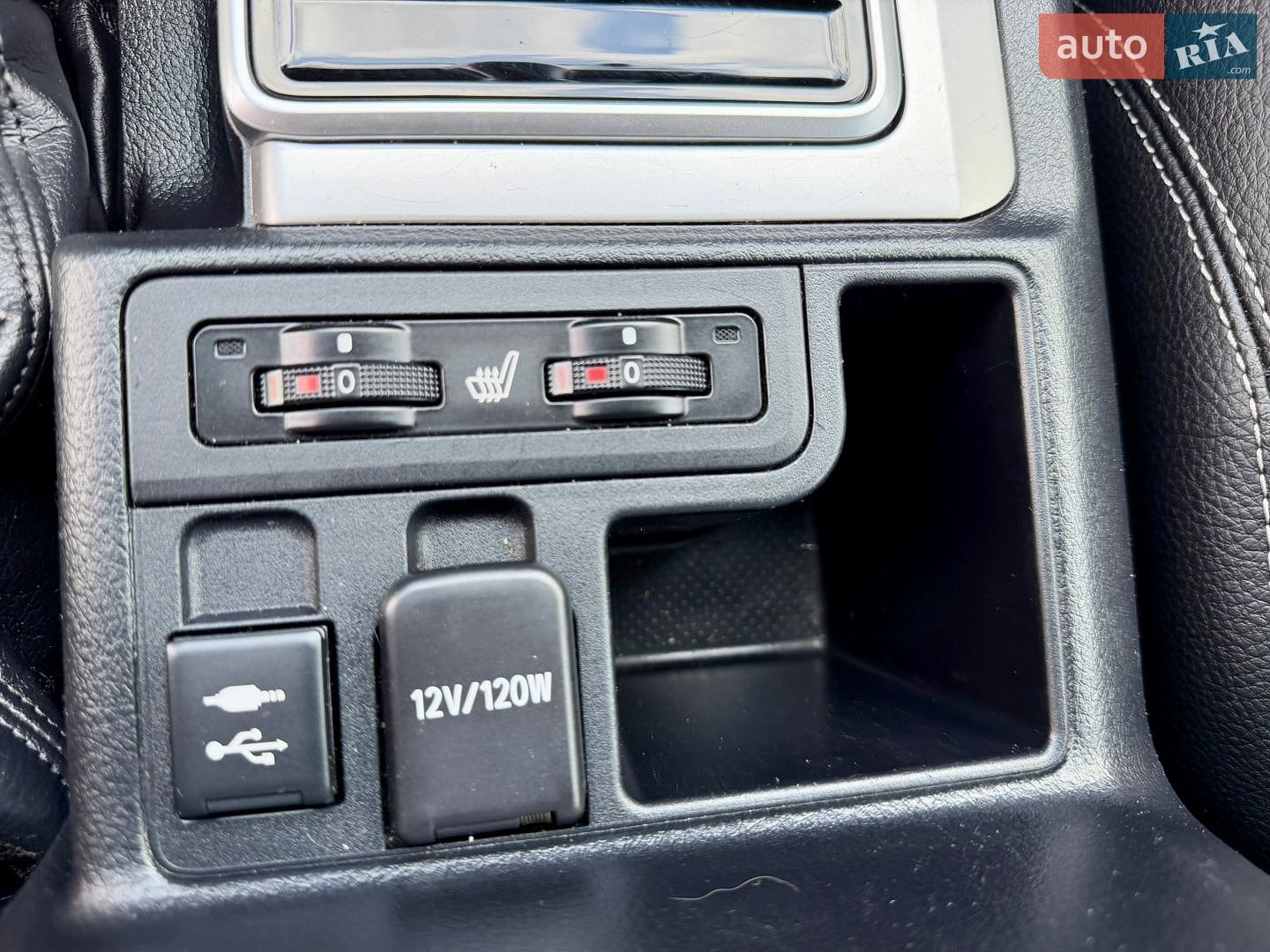 Toyota Land Cruiser Prado 2019 VIN JTEBU3FJ90K171473 фото оголошення 31 з 44
