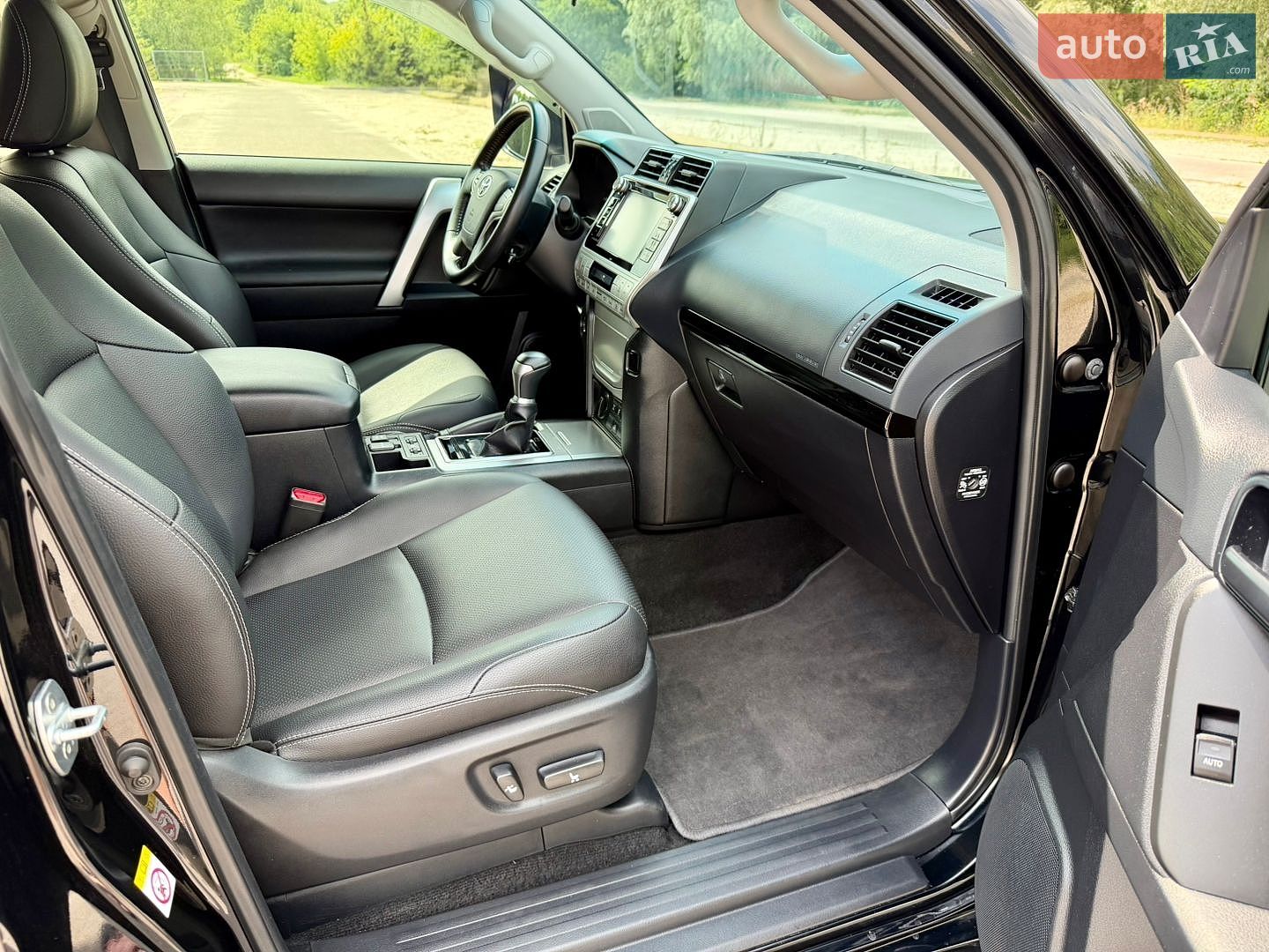 Toyota Land Cruiser Prado 2019 VIN JTEBU3FJ90K171473 фото оголошення 39 з 44