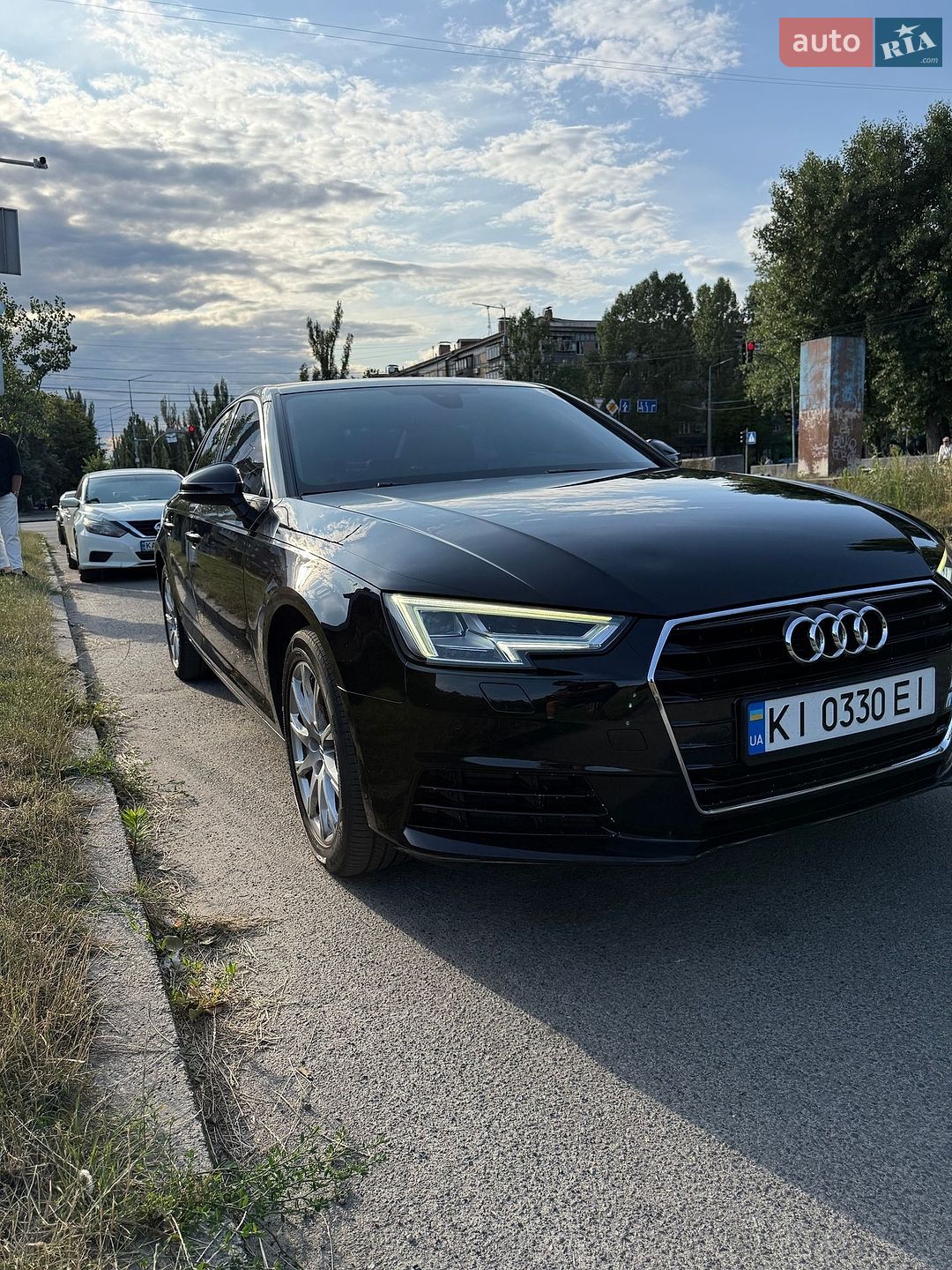 Audi A4 2018 VIN WAUZZZF47JA171378 фото оголошення 3 з 11