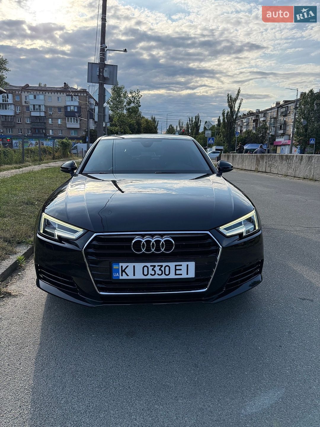 Audi A4 2018 VIN WAUZZZF47JA171378 фото оголошення 2 з 11