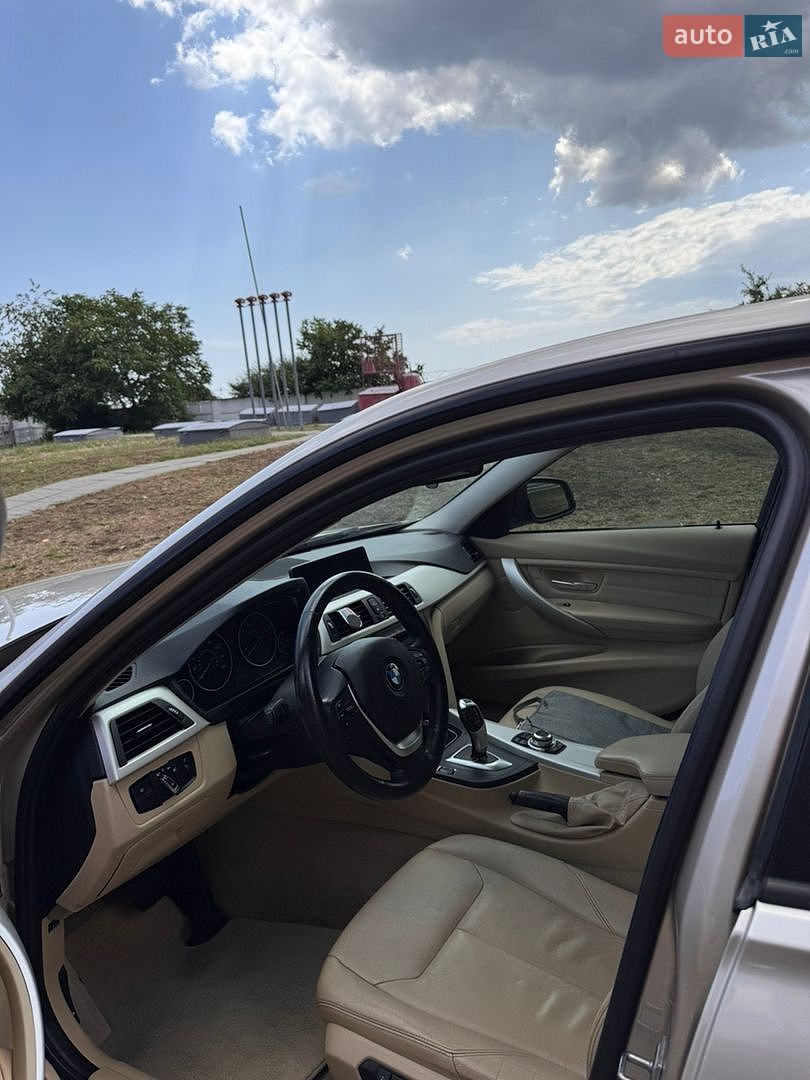 BMW 3 Series 2013 VIN WBA3C1C5XDF443550 фото оголошення 10 з 25