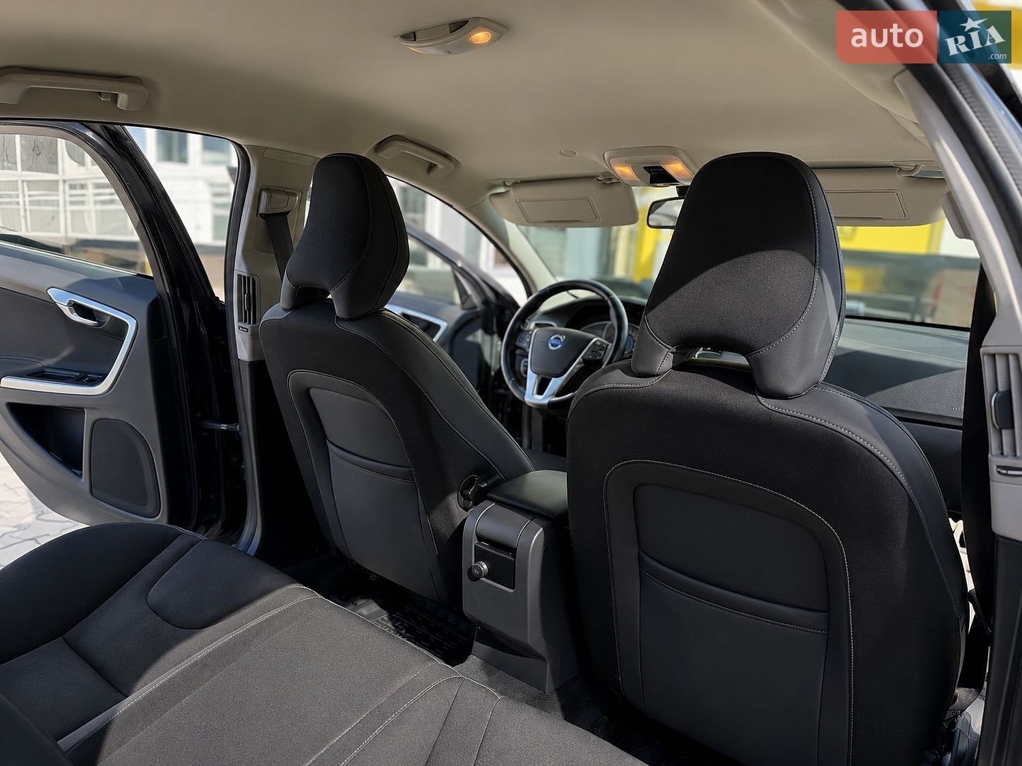 Volvo S60 2014 VIN YV1FS848BE2304306 фото оголошення 8 з 10