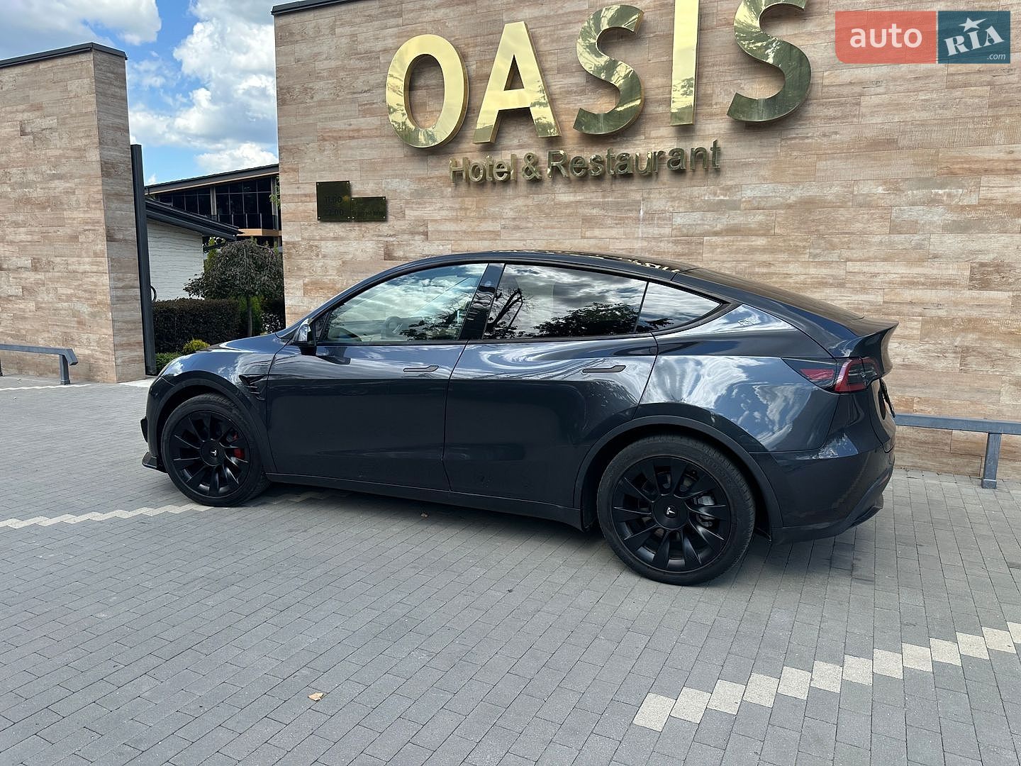Tesla Model Y 2024 VIN 7SAYGDEE6RA251193 фото оголошення 4 з 54