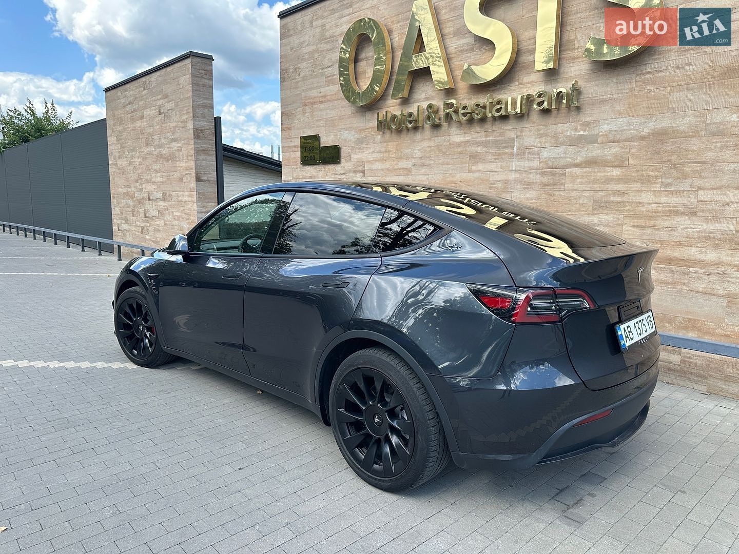 Tesla Model Y 2024 VIN 7SAYGDEE6RA251193 фото оголошення 5 з 54