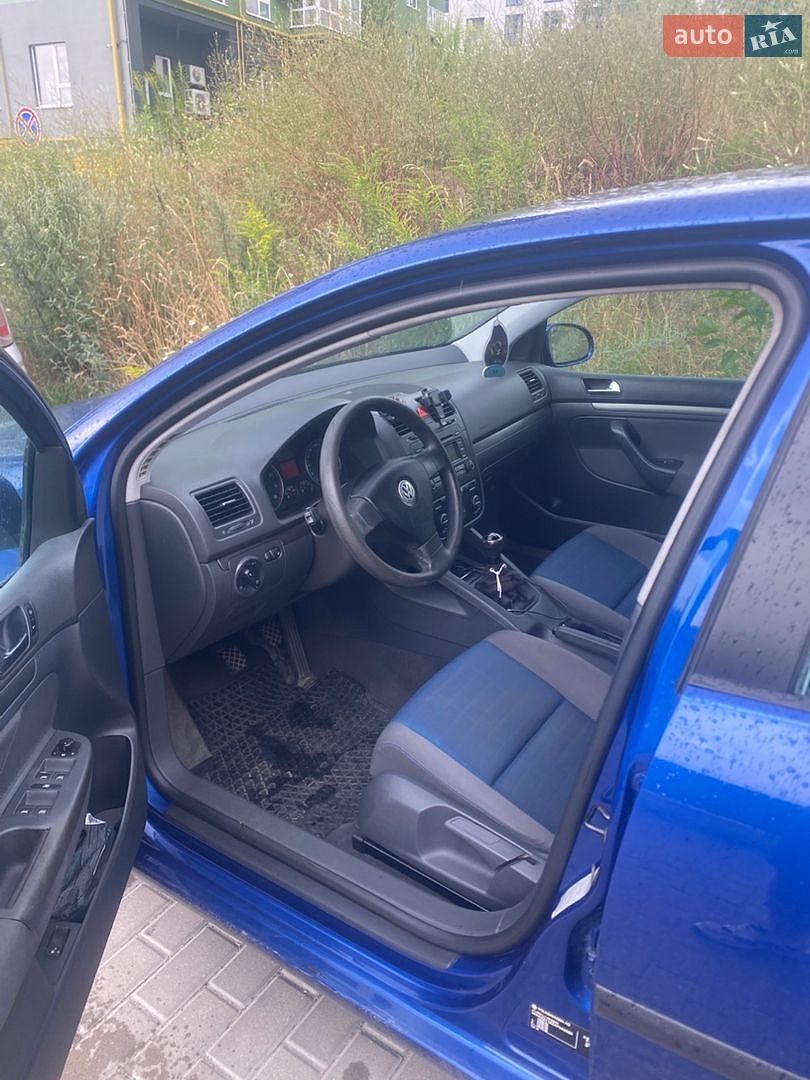 Volkswagen Golf 2004 VIN WVWZZZ1KZ4P048680 фото оголошення 4 з 11