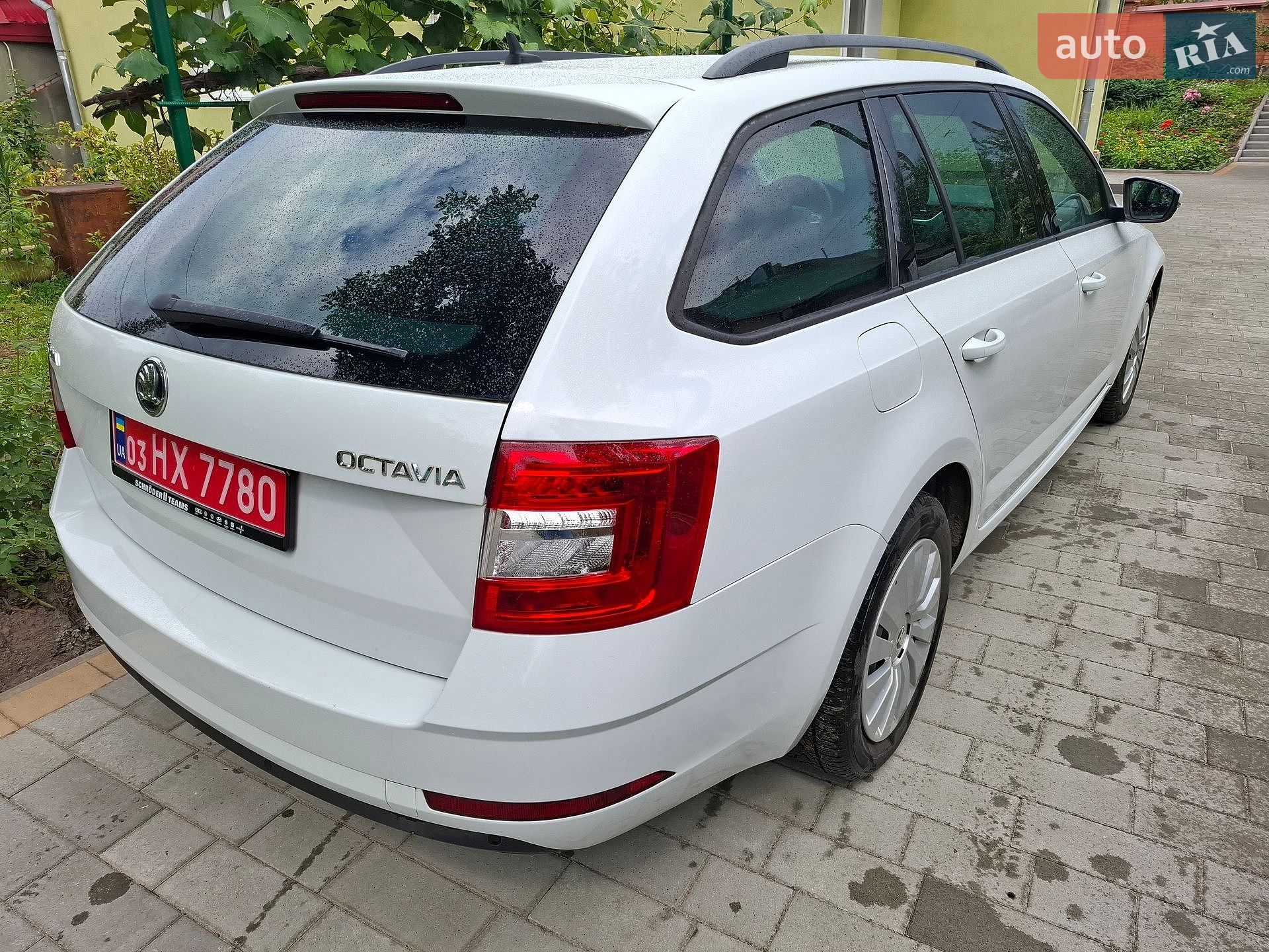 Skoda Octavia 2017 VIN TMBJG7NE0J0092421 фото оголошення 3 з 26