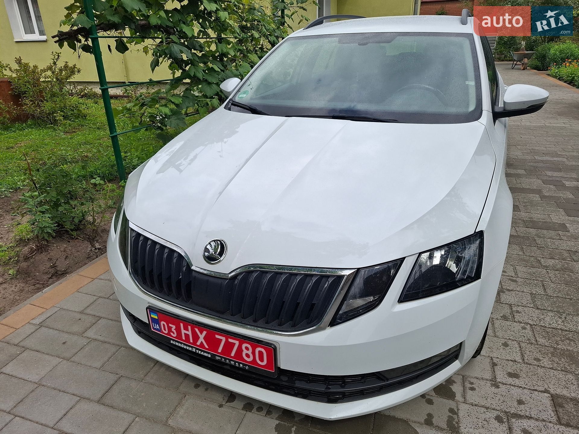Skoda Octavia 2017 VIN TMBJG7NE0J0092421 фото оголошення 4 з 26