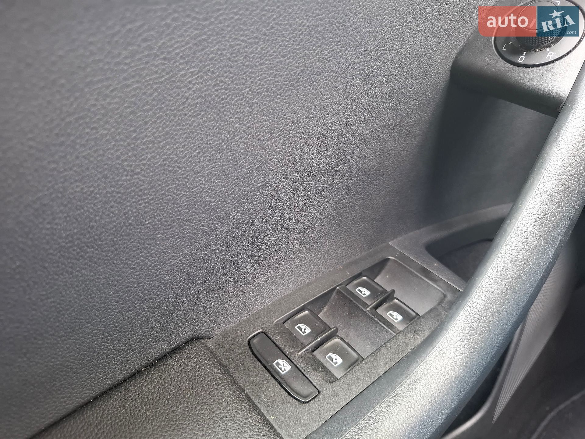 Skoda Octavia 2017 VIN TMBJG7NE0J0092421 фото оголошення 10 з 26