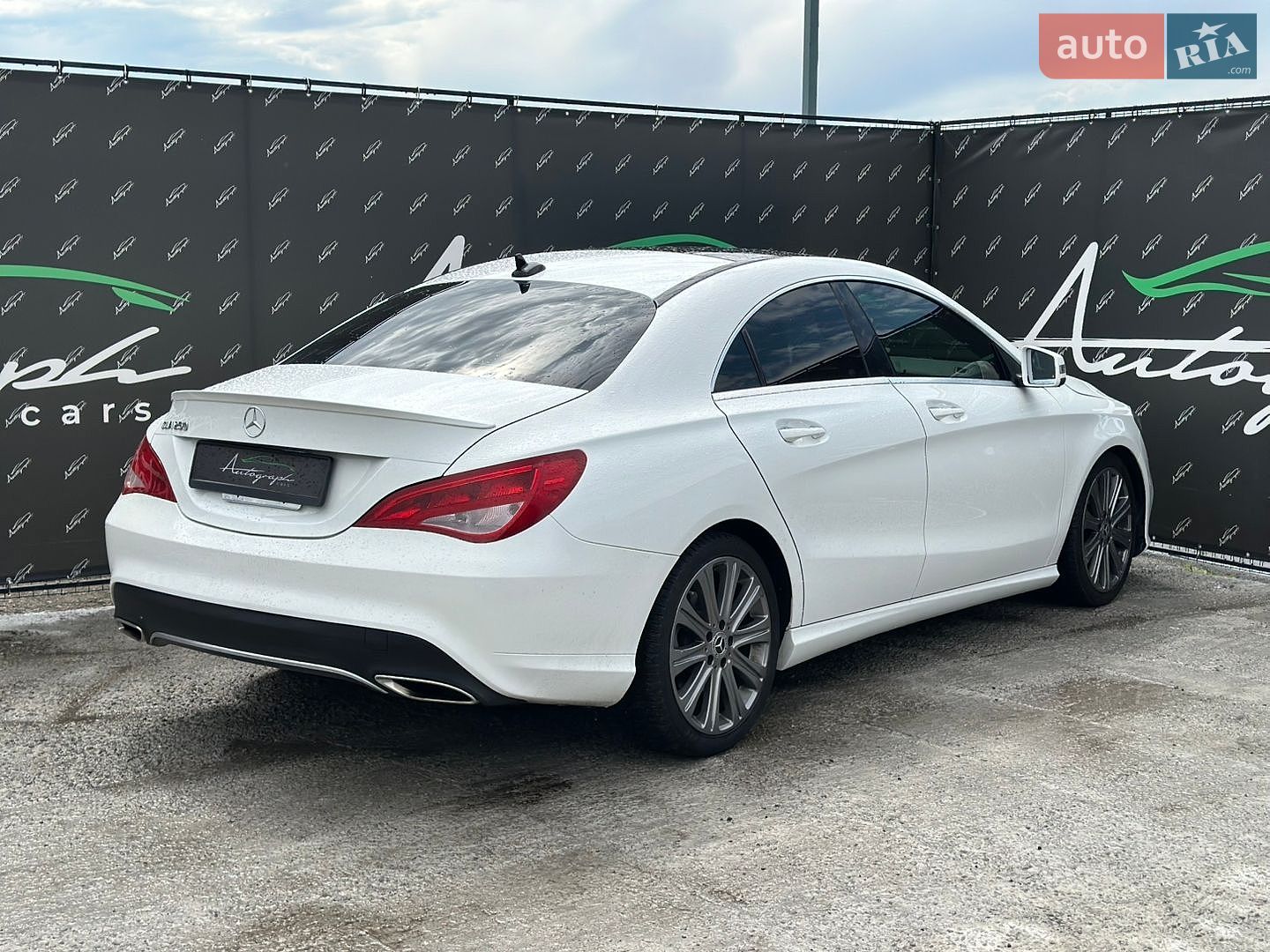 Mercedes-Benz CLA-Class 2018 VIN WDDSJ4EB1JN677303 фото оголошення 2 з 33