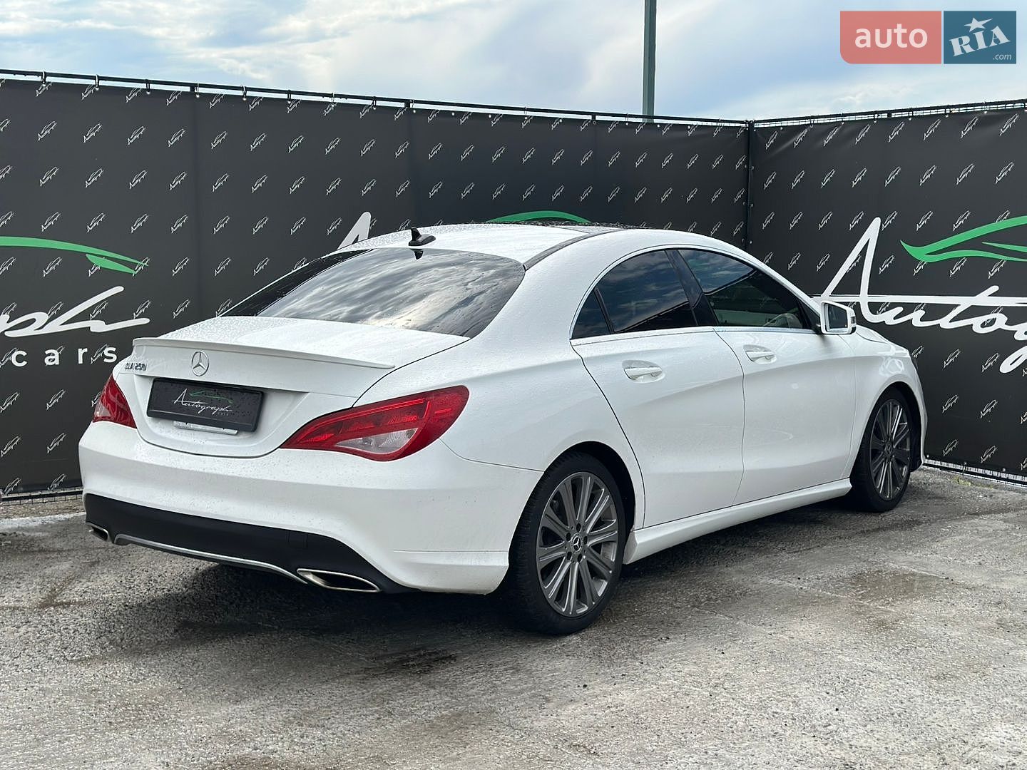 Mercedes-Benz CLA-Class 2018 VIN WDDSJ4EB1JN677303 фото оголошення 32 з 33