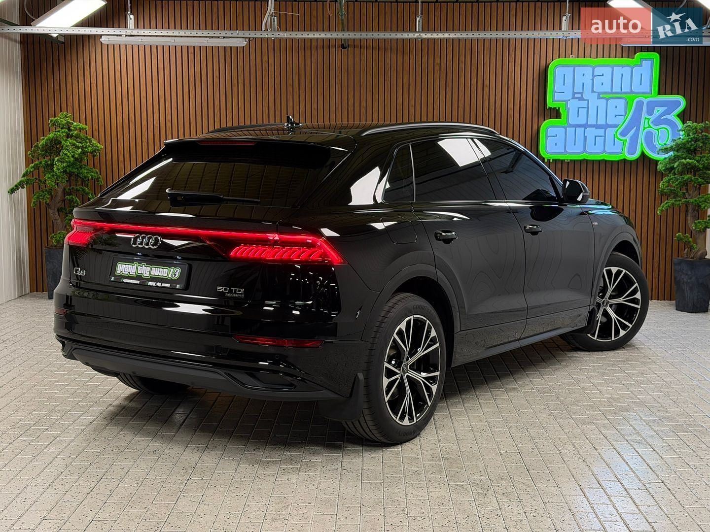 Audi Q8 2020 VIN WAUZZZF10MD004806 фото оголошення 45 з 62