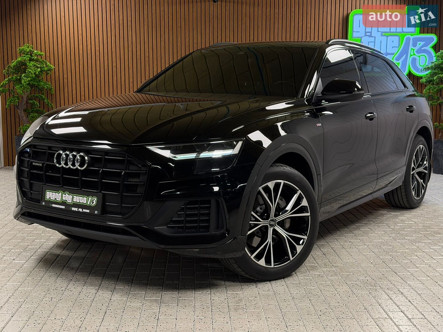 Audi Q8 2020 VIN WAUZZZF10MD004806 фото оголошення 10 з 62
