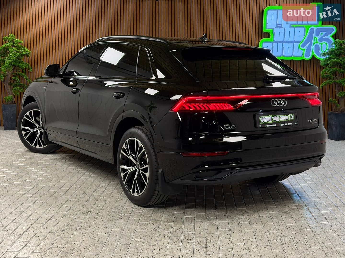 Audi Q8 2020 VIN WAUZZZF10MD004806 фото оголошення 46 з 62