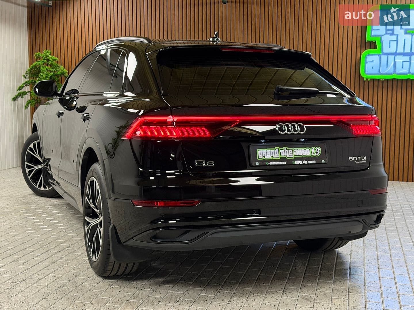 Audi Q8 2020 VIN WAUZZZF10MD004806 фото оголошення 50 з 62