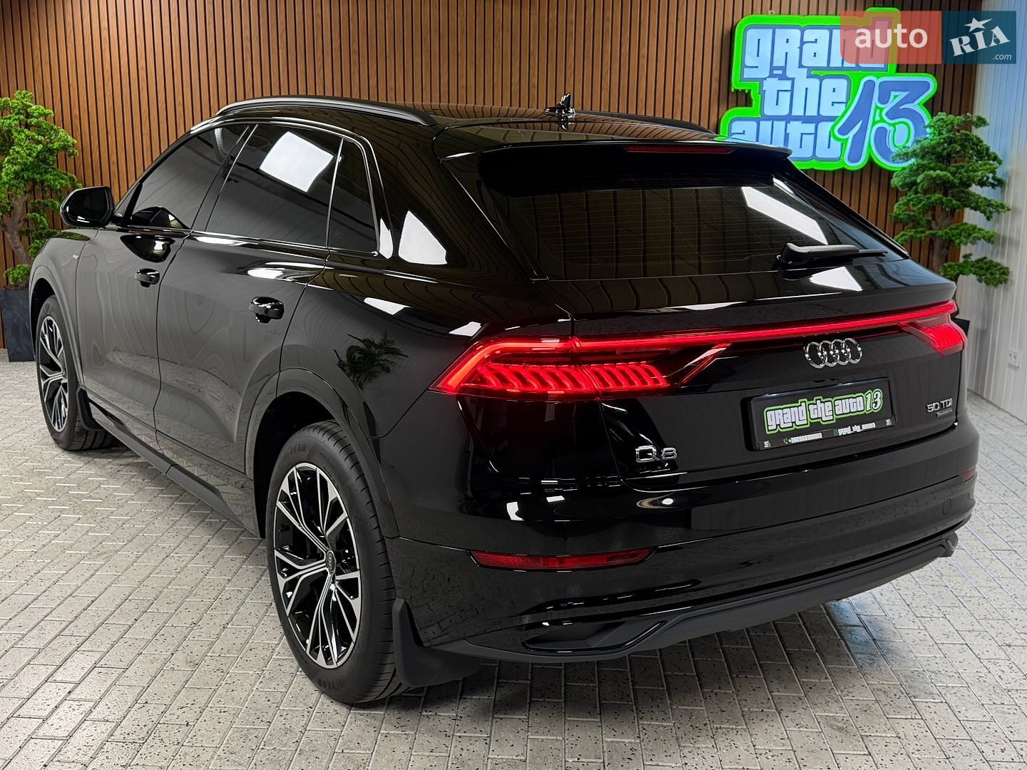 Audi Q8 2020 VIN WAUZZZF10MD004806 фото оголошення 51 з 62