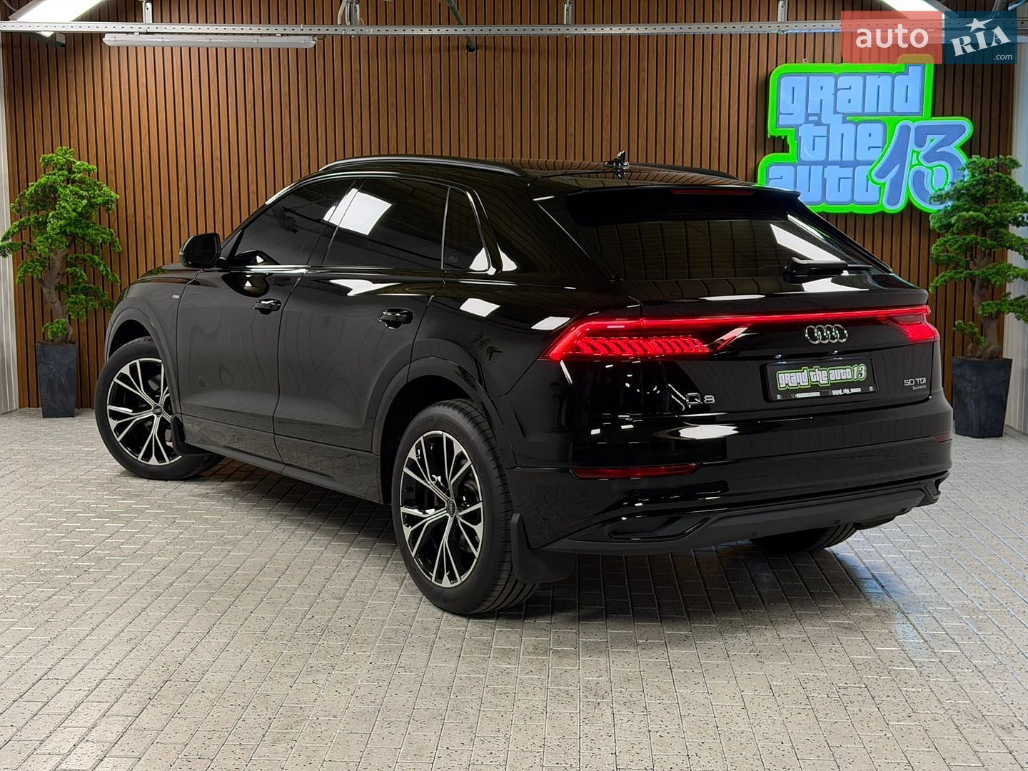 Audi Q8 2020 VIN WAUZZZF10MD004806 фото оголошення 44 з 62