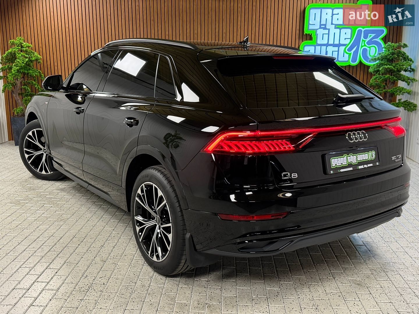 Audi Q8 2020 VIN WAUZZZF10MD004806 фото оголошення 52 з 62