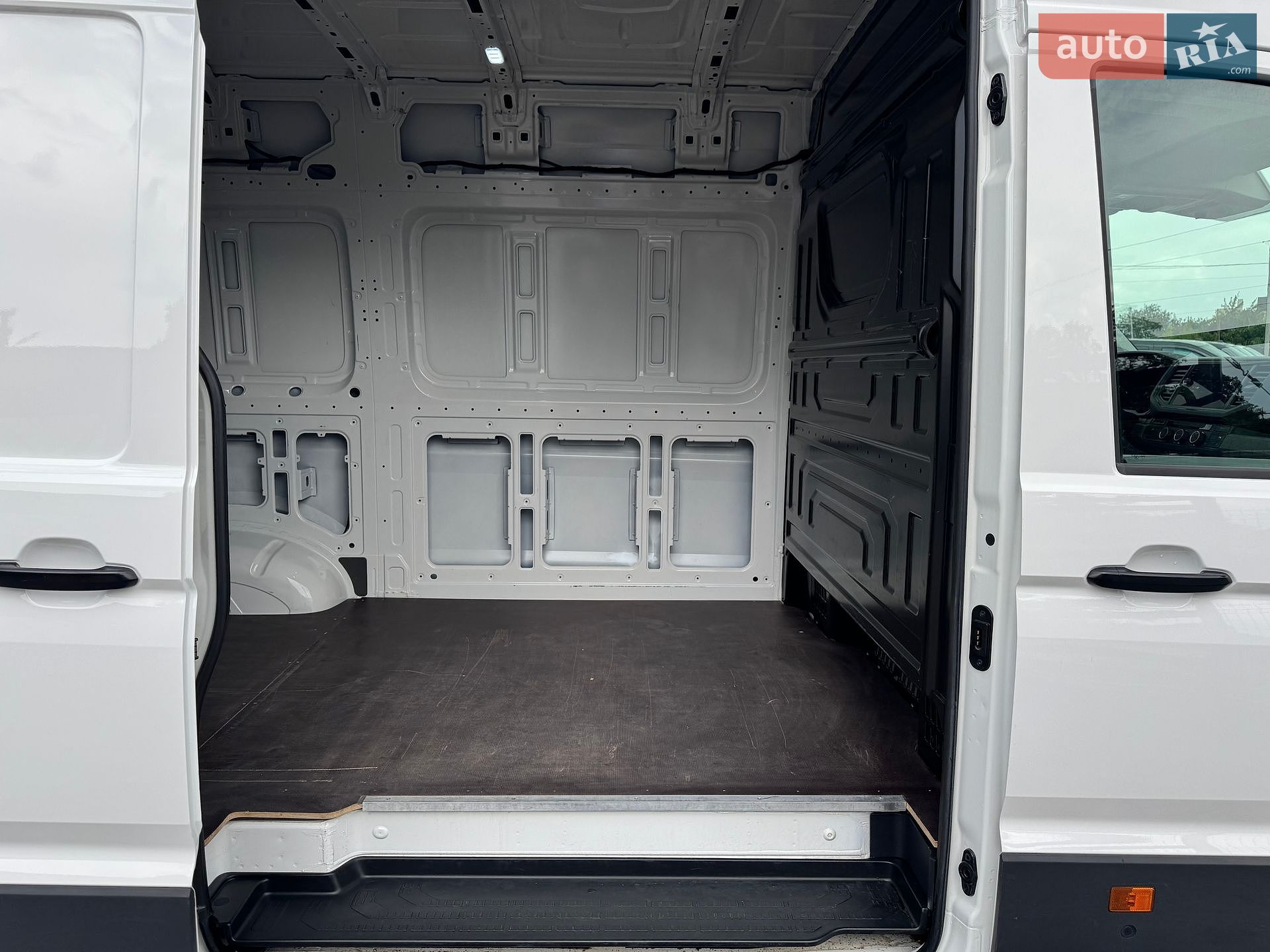 Volkswagen Crafter 2021 VIN WV1ZZZSYZN9011604 фото оголошення 27 з 32