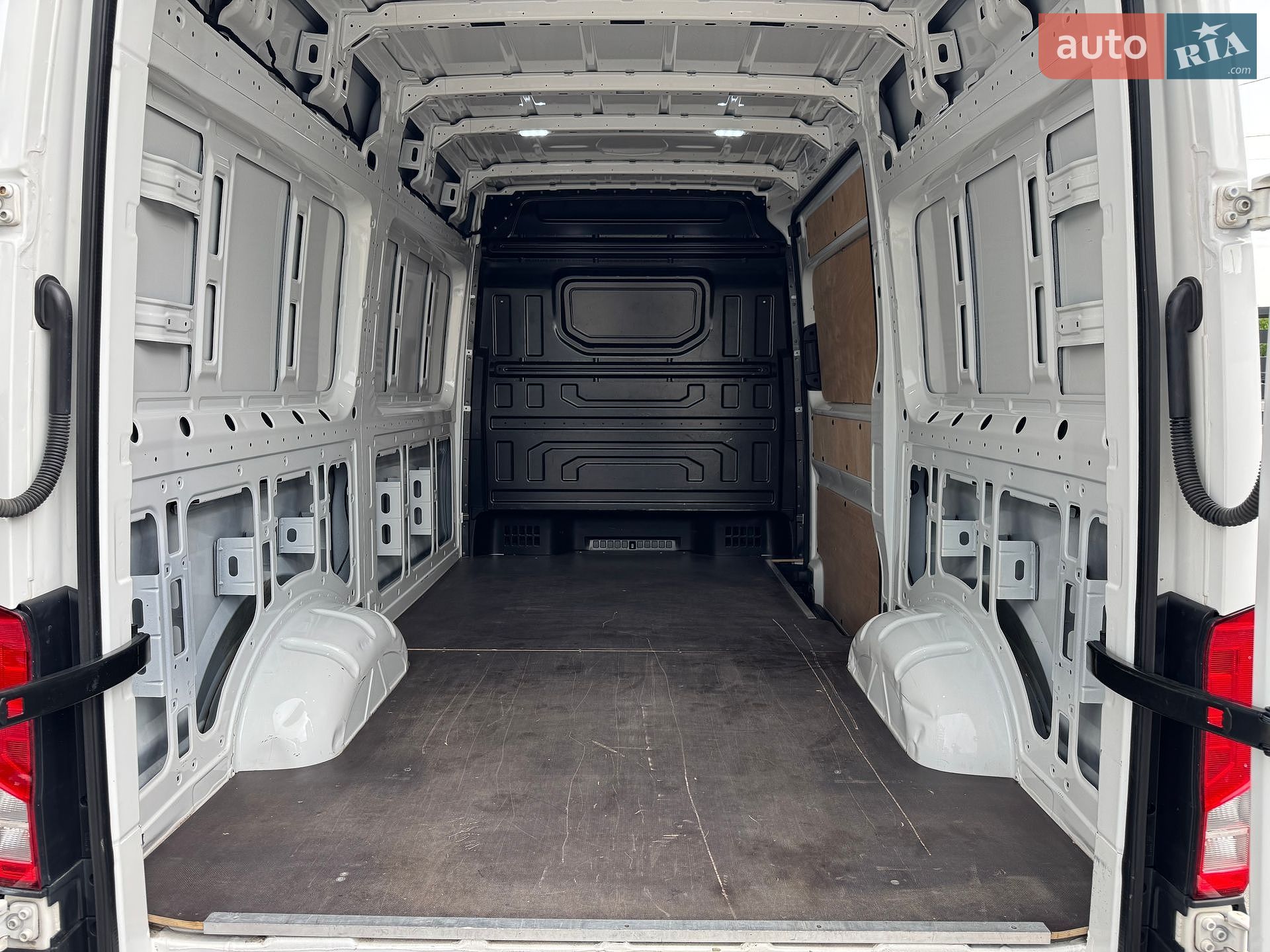 Volkswagen Crafter 2021 VIN WV1ZZZSYZN9011604 фото оголошення 26 з 32