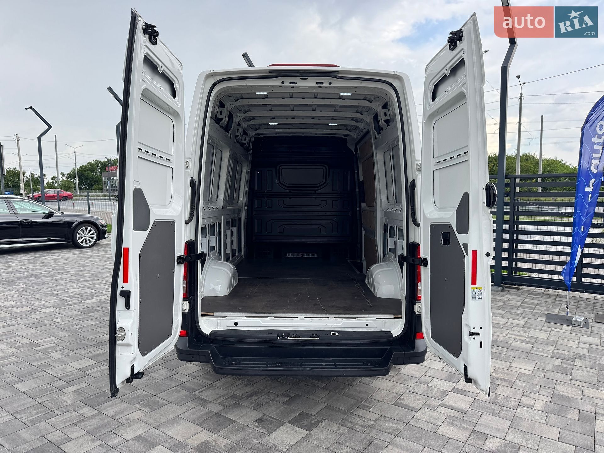 Volkswagen Crafter 2021 VIN WV1ZZZSYZN9011604 фото оголошення 5 з 32