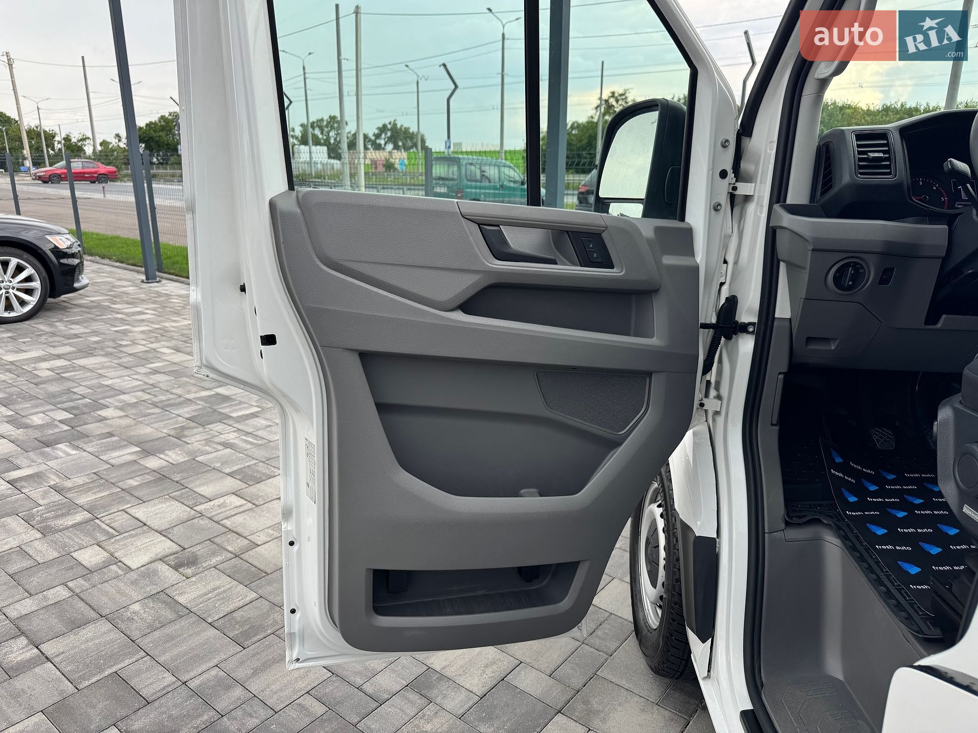 Volkswagen Crafter 2021 VIN WV1ZZZSYZN9011604 фото оголошення 13 з 32