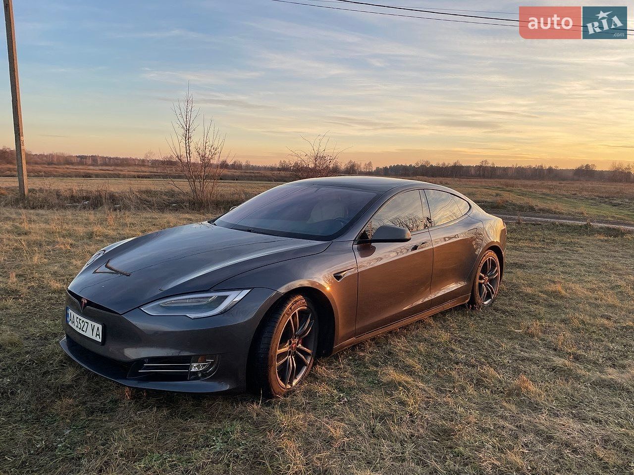 Tesla Model S 2020 VIN 5YJSA1E42LF396476 фото оголошення 2 з 17