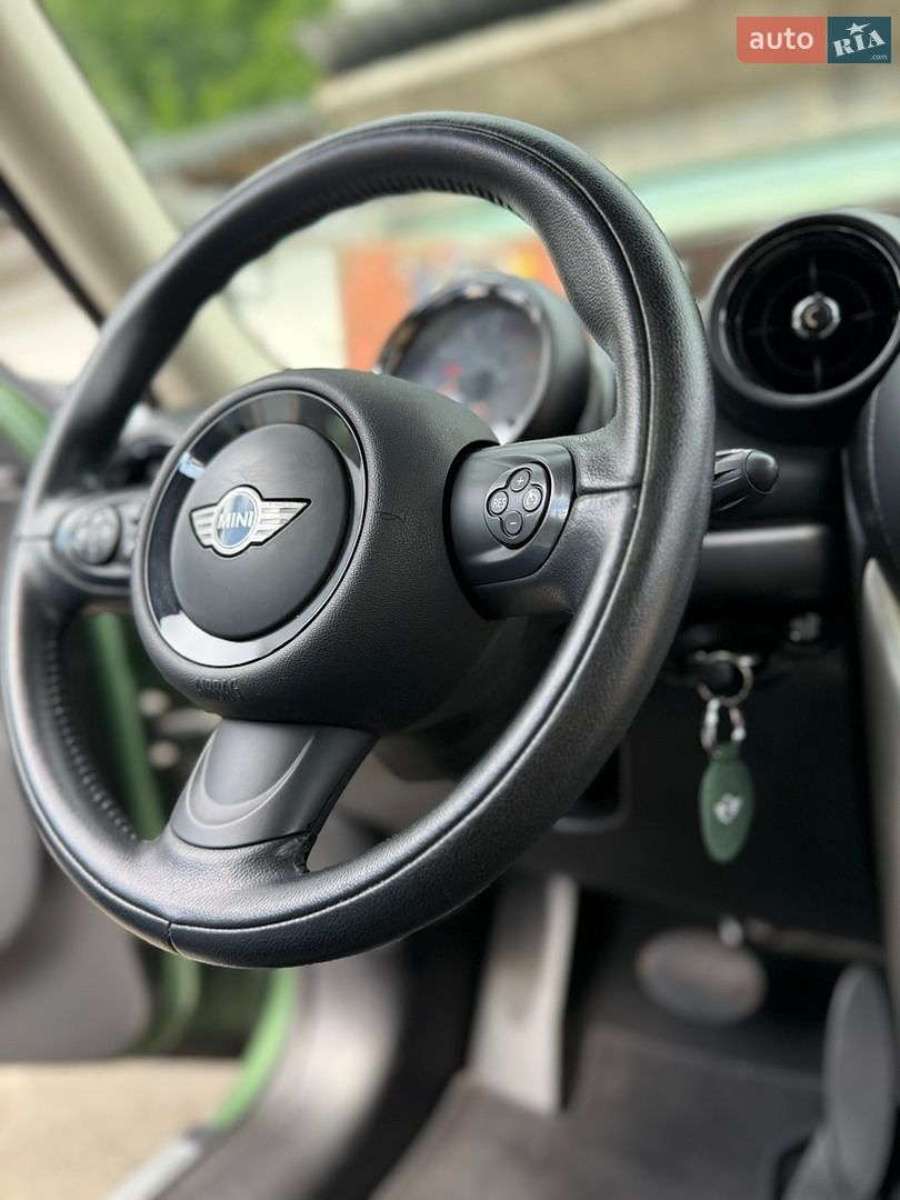 MINI Countryman 2015 VIN WMWXD5107FWT60965 фото оголошення 24 з 26