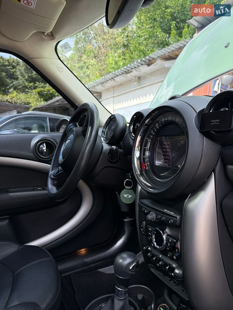 MINI Countryman 2015 VIN WMWXD5107FWT60965 фото оголошення 14 з 26