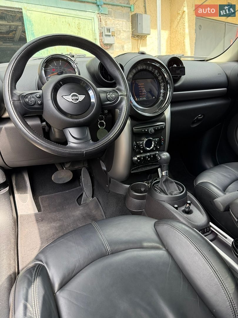 MINI Countryman 2015 VIN WMWXD5107FWT60965 фото оголошення 16 з 26